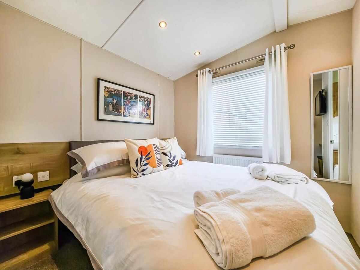 Escape To Paradise At Pevensey Bay Holiday Park 13 Woodland Walk 빌라 외부 사진