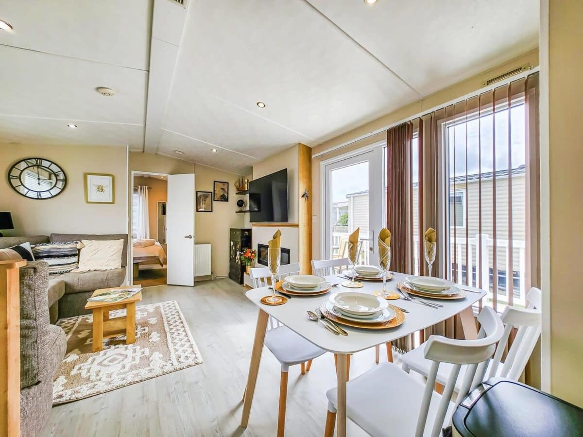 Escape To Paradise At Pevensey Bay Holiday Park 13 Woodland Walk 빌라 외부 사진