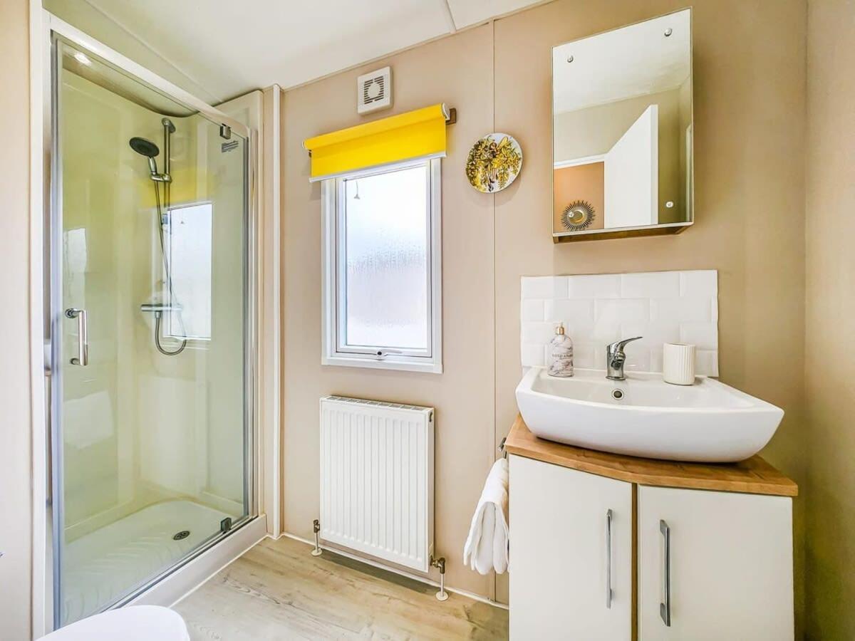 Escape To Paradise At Pevensey Bay Holiday Park 13 Woodland Walk 빌라 외부 사진