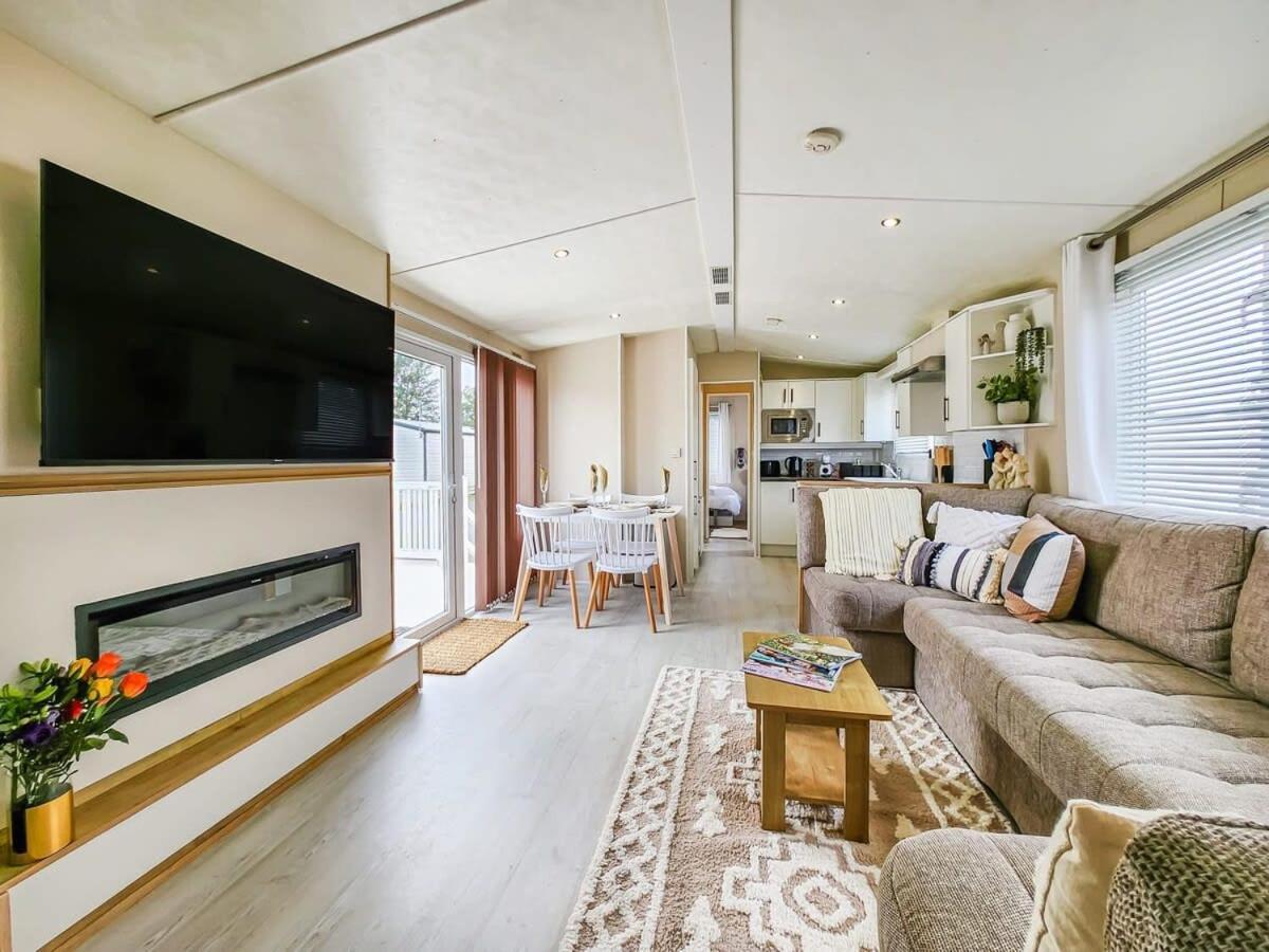 Escape To Paradise At Pevensey Bay Holiday Park 13 Woodland Walk 빌라 외부 사진